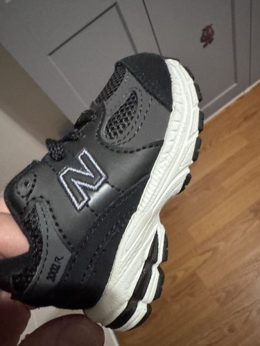 New balance 2002r black - new,